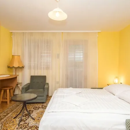 Kaman Pince Appartement Alsópáhok