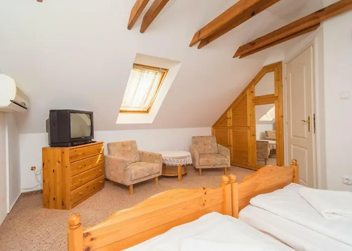 Kaman Pince Apartment Alsópáhok